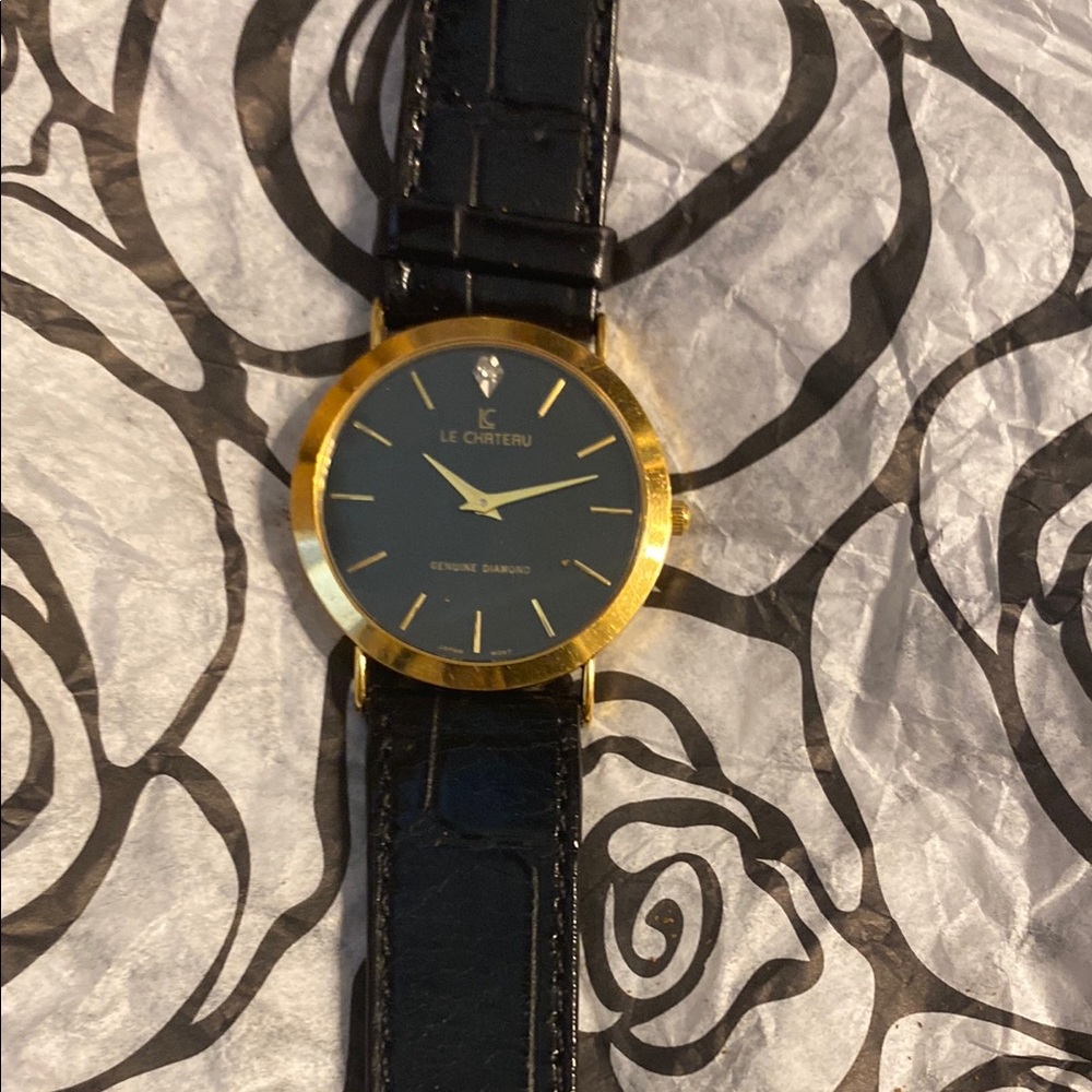 Le Chateau Gold and Black Timepiece - Picture 3 of 5
